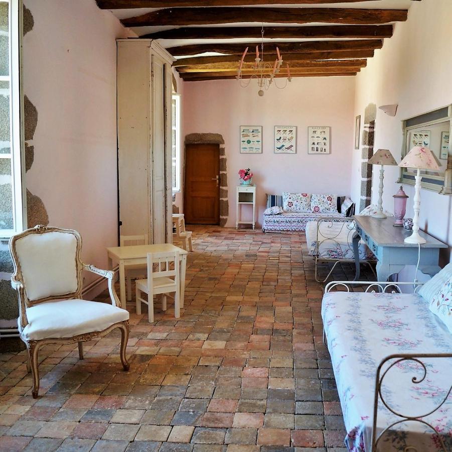 Les Chambres Du Logis Du Chatelier Bressuire Eksteriør bilde