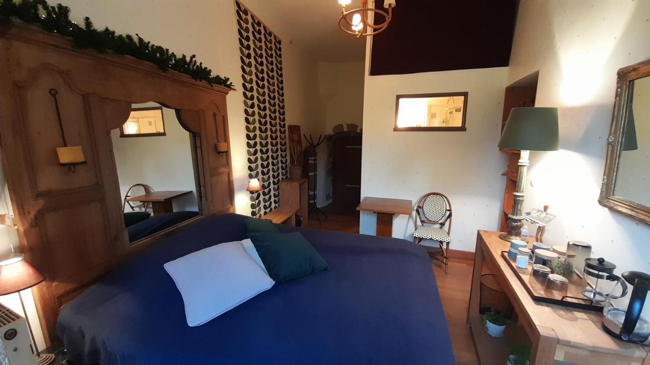 Les Chambres Du Logis Du Chatelier Bressuire Eksteriør bilde